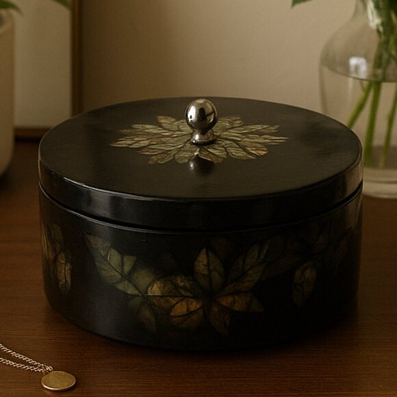 Vintage Black Lacquered Wood Storage Box Abalone Mother-of-Pearl Shell Inlay - Picture 3 of 7